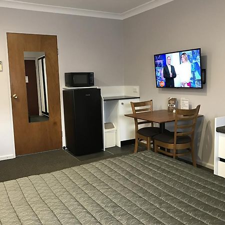 Roydons Motor Inn Tamworth Bagian luar foto