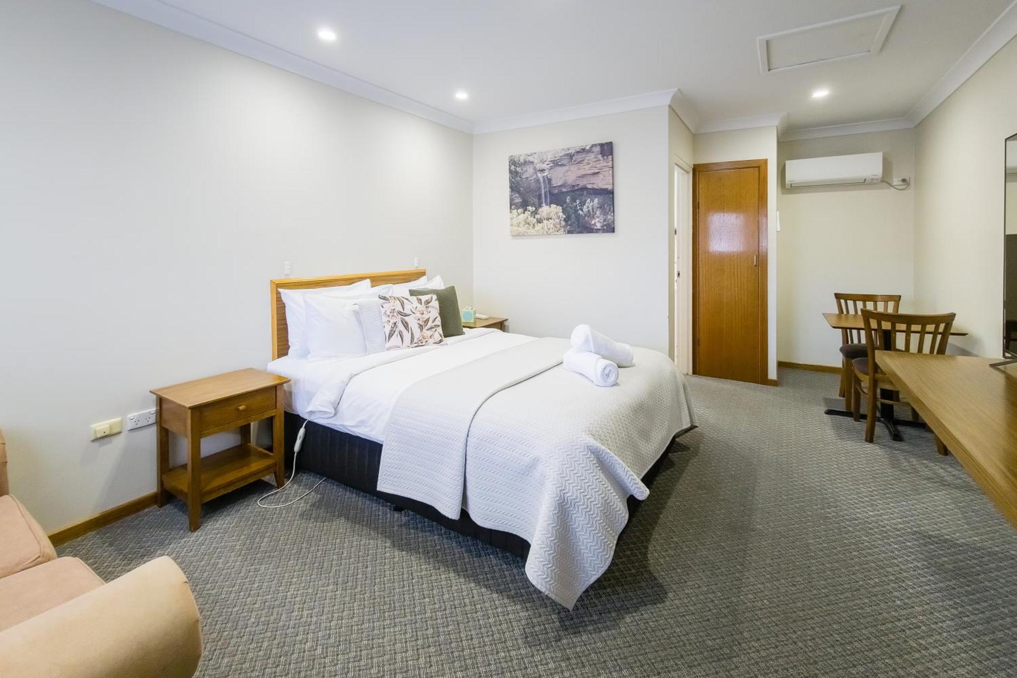 Roydons Motor Inn Tamworth Bagian luar foto