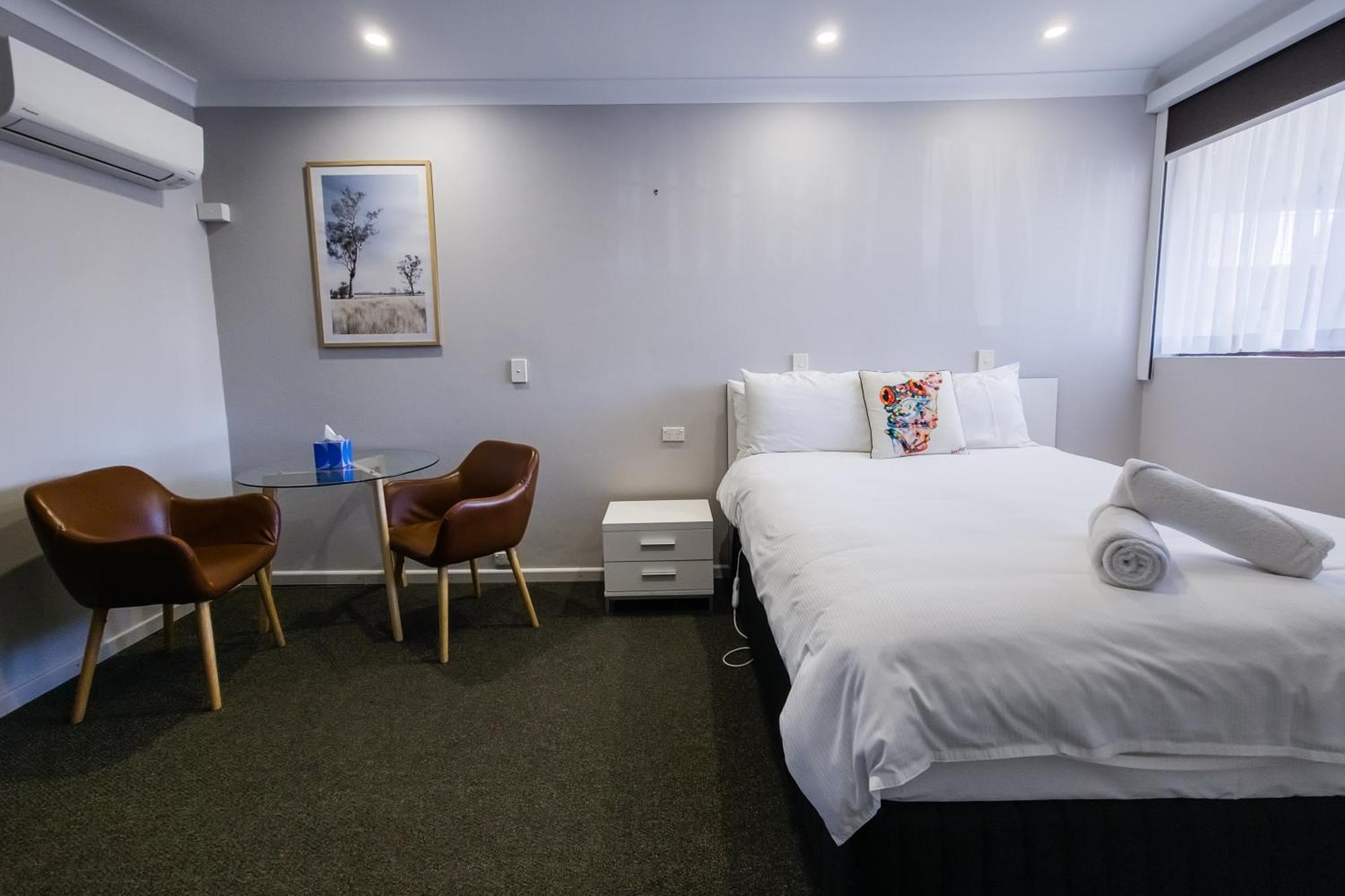 Roydons Motor Inn Tamworth Bagian luar foto