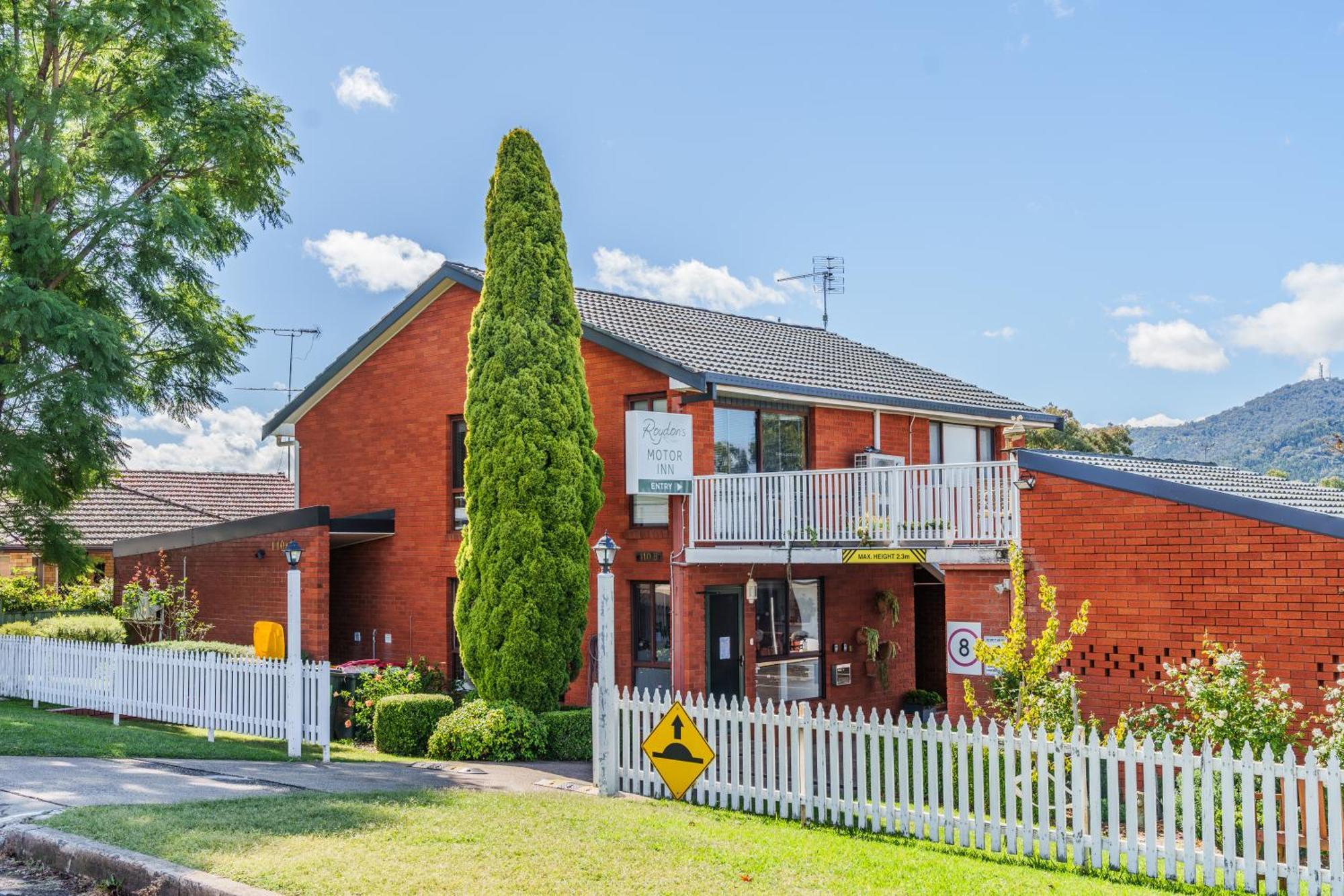 Roydons Motor Inn Tamworth Bagian luar foto