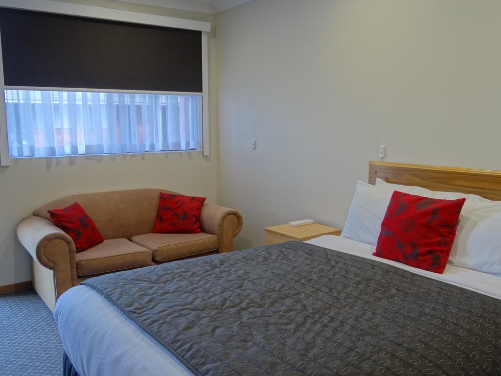 Roydons Motor Inn Tamworth Bagian luar foto