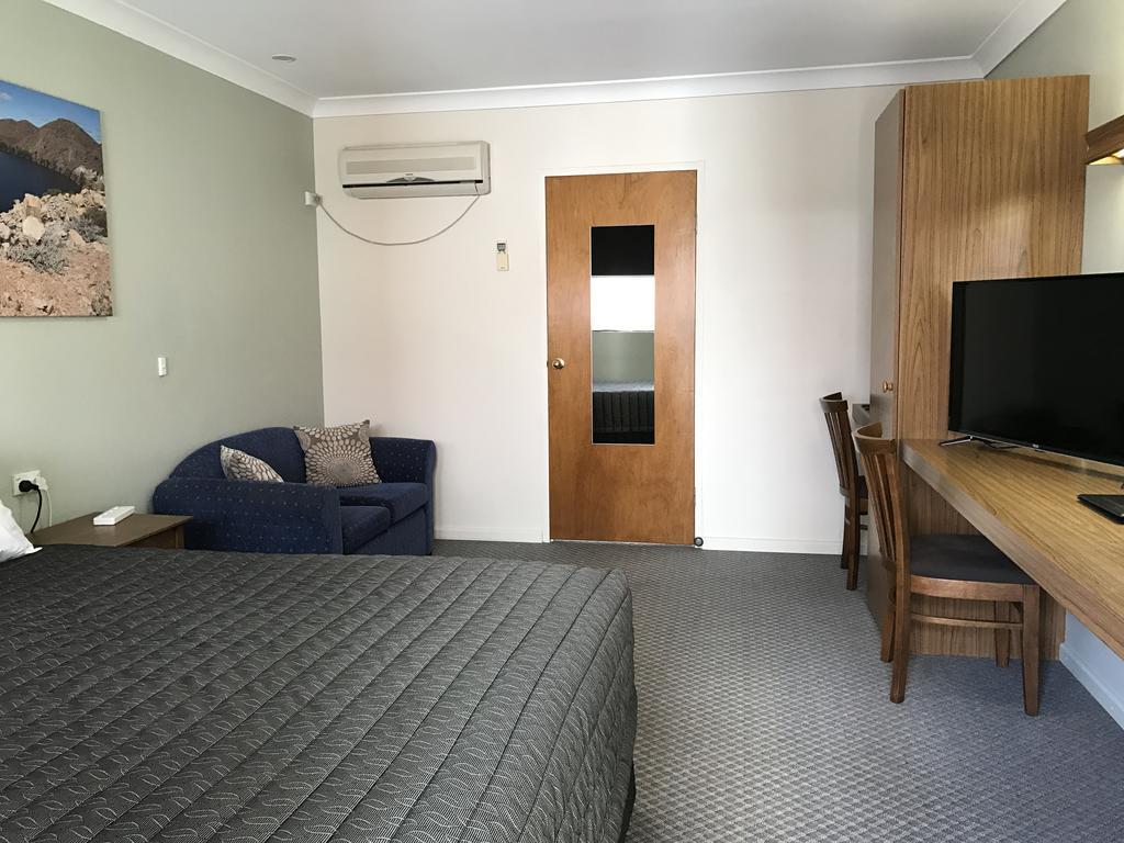 Roydons Motor Inn Tamworth Bagian luar foto